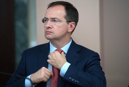 Представитель Мединского указал на нарушения при оценке диссертации министра