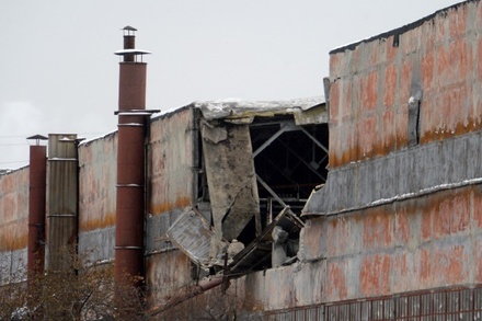 По факту обрушения на заводе в Екатеринбурге завели уголовное дело