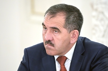 «Коммерсантъ» пишет о назначении Евкурова заместителем министра обороны