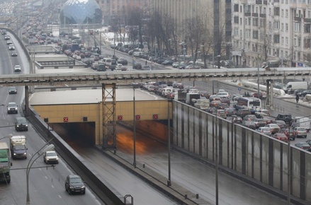 В Москве из-за обледенения перекрыли движение по Волоколамскому тоннелю
