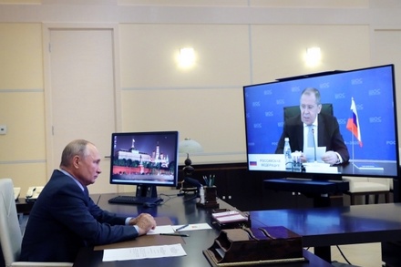 ЕС принял второй пакет санкций в отношении Путина и Лаврова