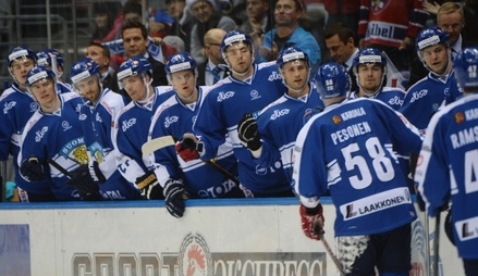 Сборная РФ по хоккею уступила Финляндии в матче Евротура со счётом 2:4