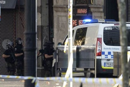 Полицейские убили одного из подозреваемых в совершении теракта в Барселоне