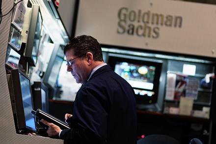 Экс-помощник главы Goldman Sachs покончил собой из-за кражи вина у босса на $1,2 млн