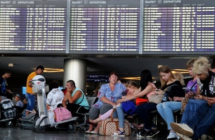 Более 300 туристов не могут вылететь из Москвы в Таиланд уже более суток