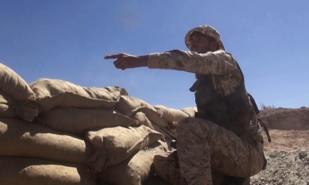 Сирийские военные зачищают от боевиков ИГ окрестности аэродрома Дейр-эз-Зора