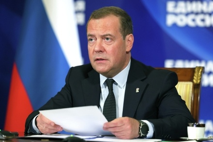 Дмитрий Медведев: с начала года контракты с Минобороны заключили 325 тыс. человек