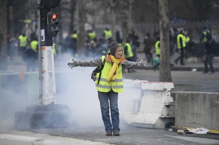 Во Франции прошла 12-я акция протеста «жёлтых жилетов»