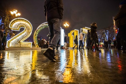 Около 3 миллионов москвичей и приезжих участвовали в новогодних гуляниях