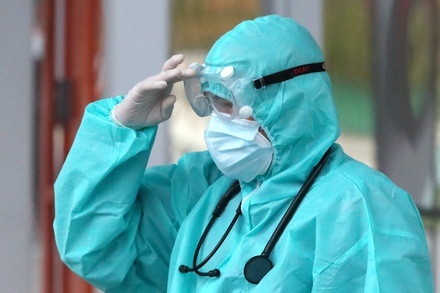 Путин поручил рассмотреть вопрос модернизации инфекционной службы