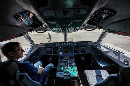 Лётчики-испытатели воссоздадут посадку Sukhoi Superjet 100 в Шереметьеве