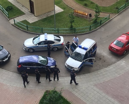 Алексея Навального задержали в подъезде его дома в Москве