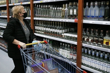 Глава Минздрава заявил об увеличении потребления алкоголя в РФ на самоизоляции