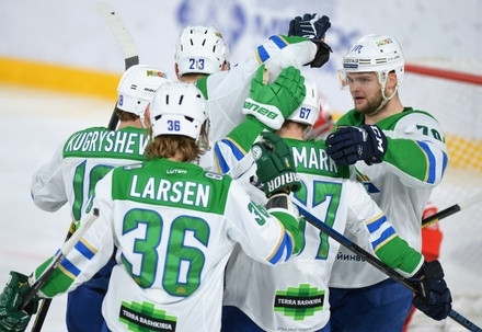 Хоккеисты «Салавата Юлаева» обыграли «Автомобилист» в четвертьфинале плей-офф КХЛ