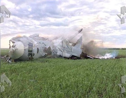 Появились первые фото с места крушения самолёта в Саратовской области