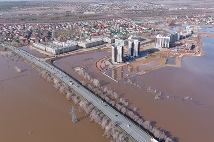 Уровень воды в реке Урал в Оренбурге превысил 11 метров