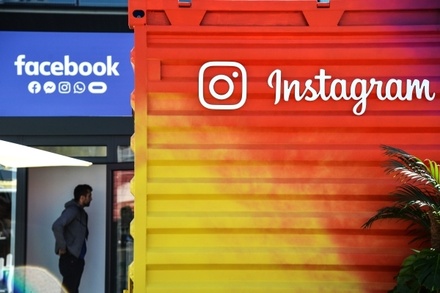 Пользователи жалуются на сбой в работе Facebook и Instagram