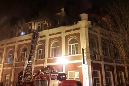 В Астрахани на месте пожара в жилом доме нашли одного погибшего