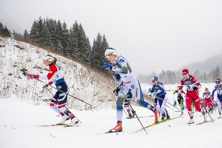Наталья Непряева завоевала серебро в гонке преследования на этапе Tour de Ski