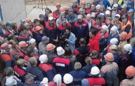 Работники «Главмосстроя» устроили забастовку в Москве из-за долгов по зарплате
