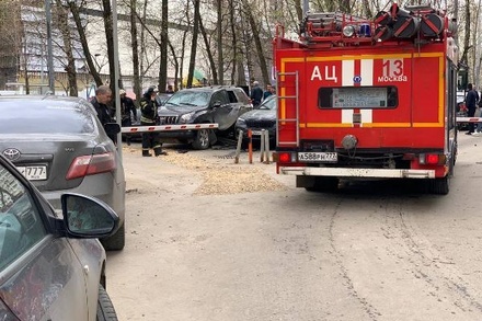 На севере Москвы взорвался припаркованный автомобиль