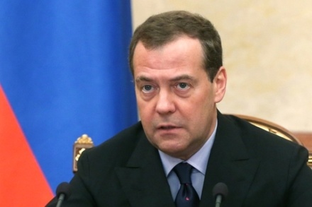 Медведев поручил проработать варианты улучшения безопасности авиатранспорта