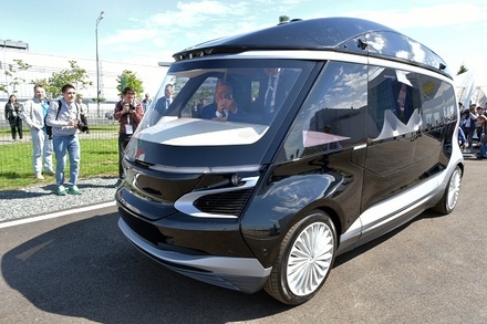 КамАЗ представил в Казани беспилотный электробус «ШАТЛ»