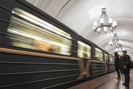 На Кольцевой линии московского метро приостанавливали движение поездов
