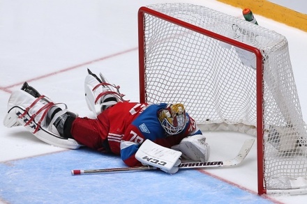 Сборная России по хоккею проиграла канадцам в выставочной игре