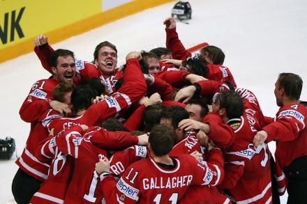 Канадские хоккеисты стали чемпионами мира второй год подряд