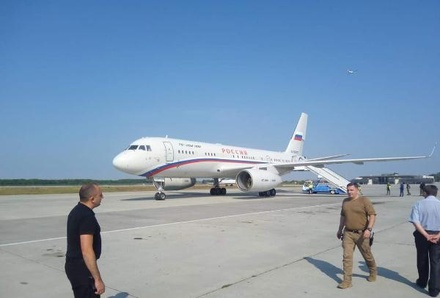 Из Москвы и Киева одновременно вылетели самолёты с освобождёнными для обмена