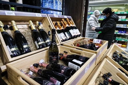 Виноделы зафиксировали десятипроцентный рост цен на вино в России 