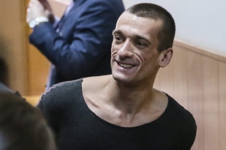 Петра Павленского отпустили на свободу из зала Мещанского суда
