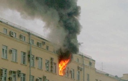100 человек эвакуированы из Арбитражного суда в Петербурге из-за возгорания