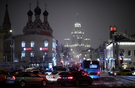 Дептранс Москвы предупредил водителей о гололедице