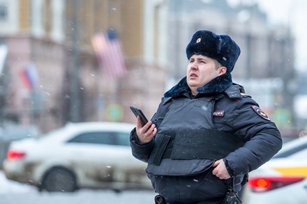 Полицейские проверят действия коллекторов, угрожавших учителям московской школы