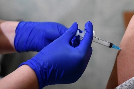 Вирусолог объяснил, почему болит рука после прививки от коронавируса