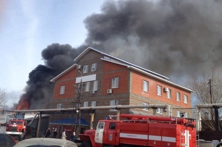 В Уфе потушен крупный пожар на складе пиротехники
