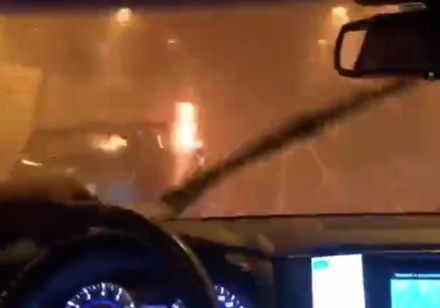 В Москве на проспекте Маршала Жукова загорелся легковой автомобиль