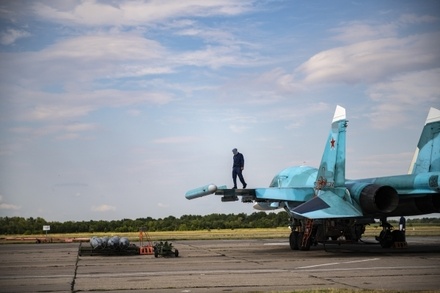 Военный аналитик призвал повышать защищённость военных аэродромов на границе с Украиной