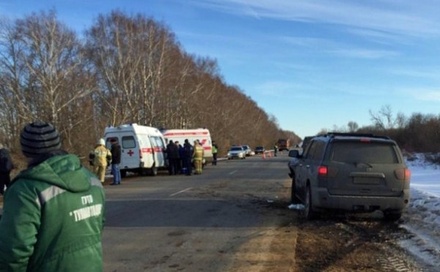 Автобус со школьниками попал в аварию в Тульской области