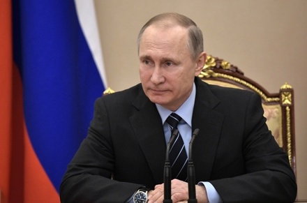 Путин предложил разрешить ФСО ограничивать движение на охраняемых трассах