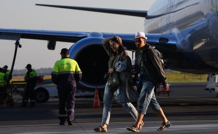 Российские туристы задержанного рейса вылетели из Бургаса в Москву