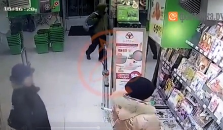 Оставившего бомбу в супермаркете Петербурга зафиксировали камеры видеонаблюдения