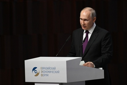 Владимир Путин заявил о несбыточности «обвального» сценария для экономики РФ