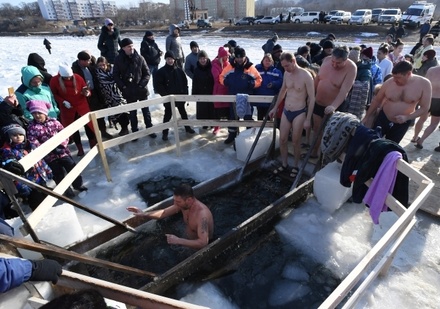 Иммунолог предостерёг от посещения необорудованных под крещенские купания мест