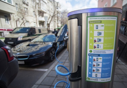 В Москве установили больше 100 зарядных станций для электромобилей