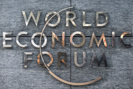 Всемирный экономический форум в Давосе перенесён на лето из-за COVID-19