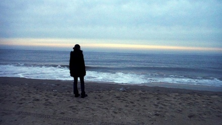 Учёные в США определили три периода жизни, когда человек испытывает одиночество