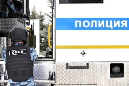 Полицейские установили металлические заграждения на Тверской улице